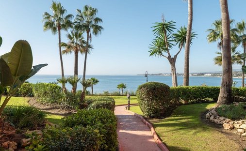 Wohnung in Estepona, Andalusien, Spanien 1
