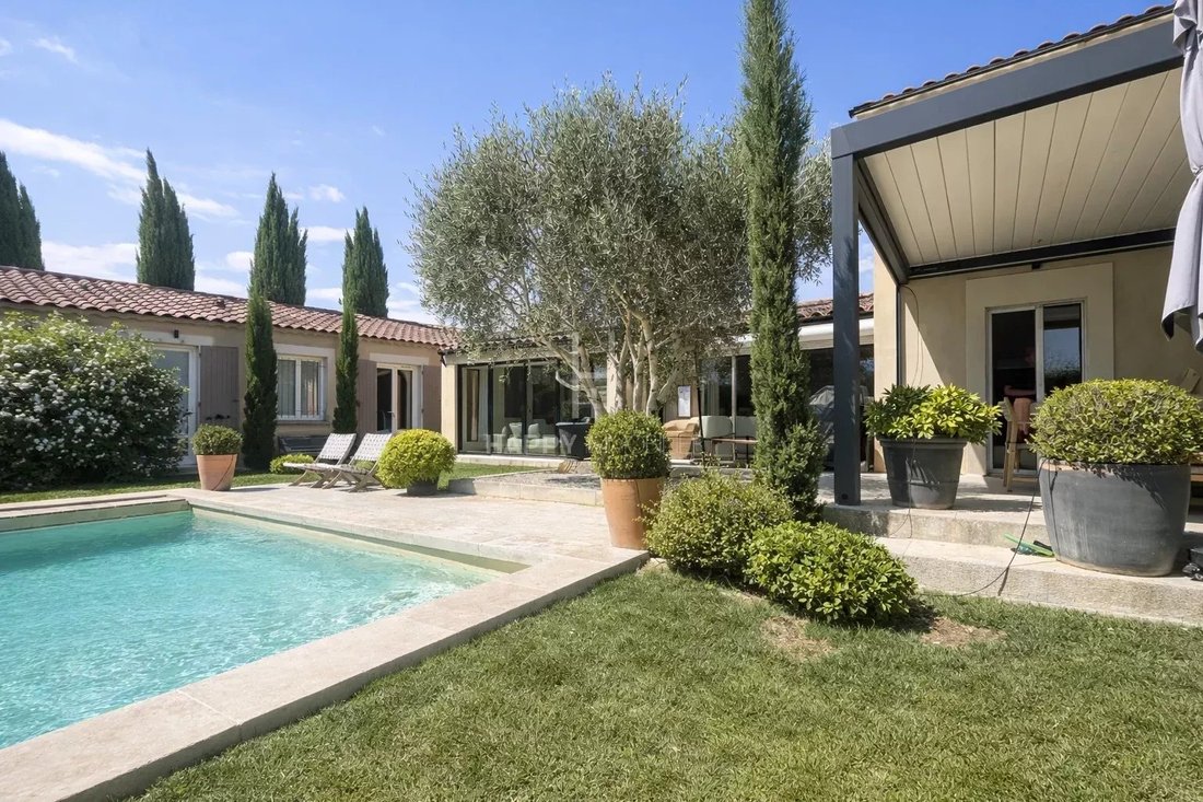 House in Maussane-les-Alpilles, Provence-Alpes-Côte d'Azur, France 2 - 17332386
