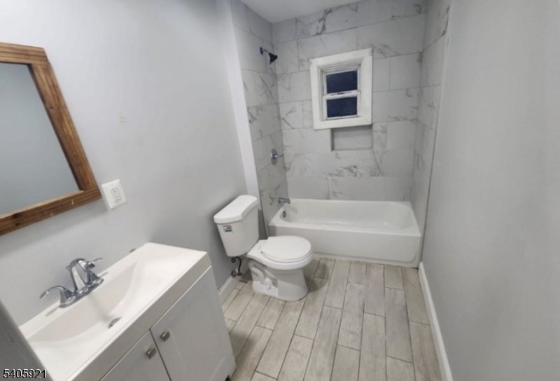East Orange, New Jersey, United States 5 - 17443227