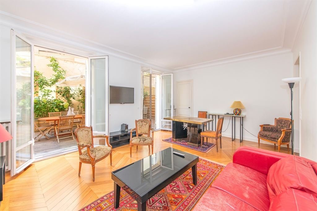 Apartment in Paris, Île-de-France, France 4 - 17446782