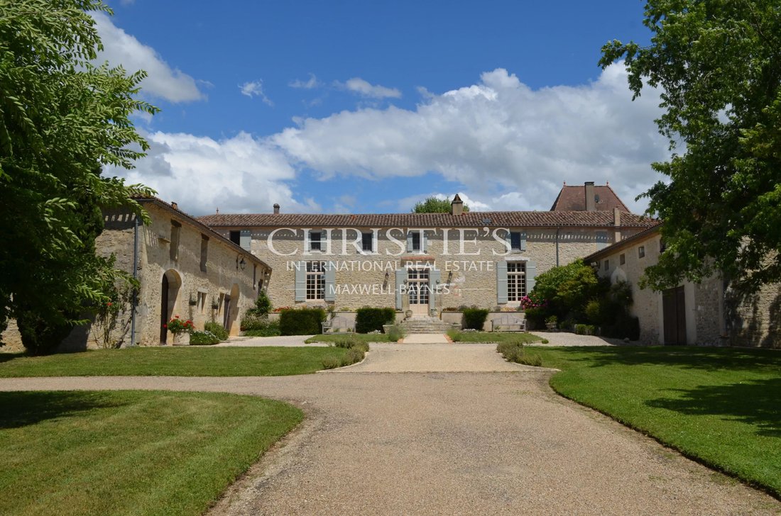 Farm Ranch in Sainte-Foy-la-Grande, Neu-Aquitanien, Frankreich 2 - 17444532