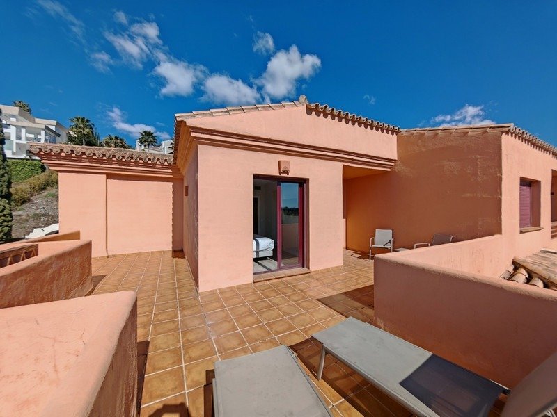 Apartment in Benahavis, Andalusia, Spain 4 - 17447087