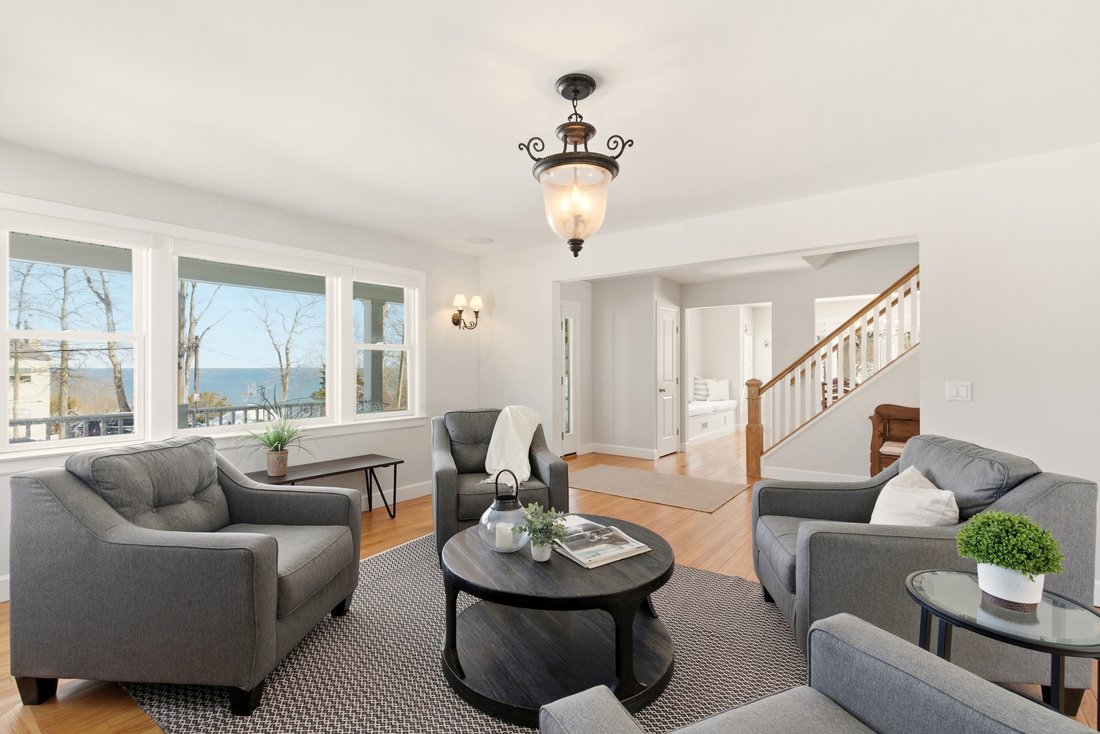 Northport, New York, United States 4 - 17443883