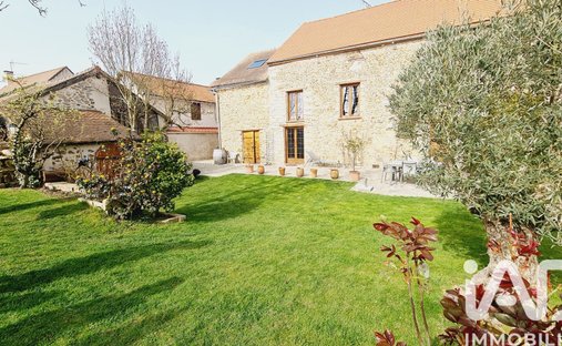 House in Fontenay-les-Briis, Ile-de-France, France 1