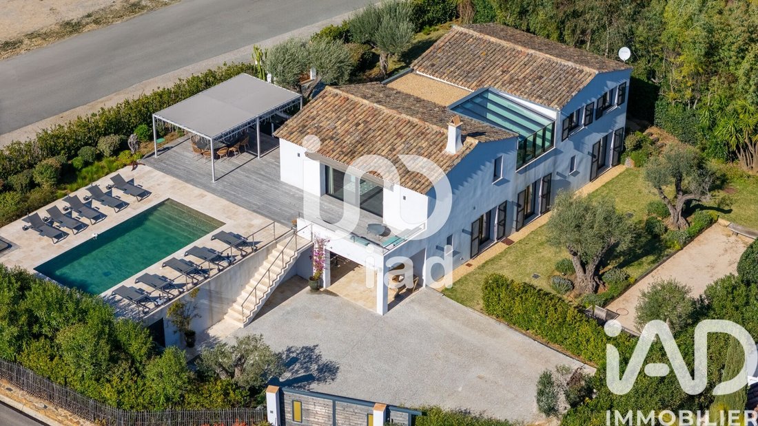 House in La Croix-Valmer, Provence-Alpes-Côte d'Azur, France 2 - 17445754