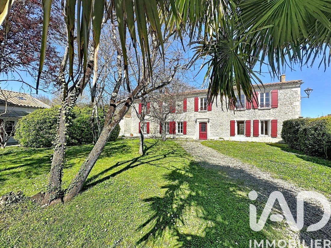 House in Saint-Nazaire-sur-Charente, Nouvelle-Aquitaine, France 1 - 17446279