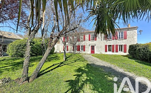 House in Saint-Nazaire-sur-Charente, Nouvelle-Aquitaine, France 1