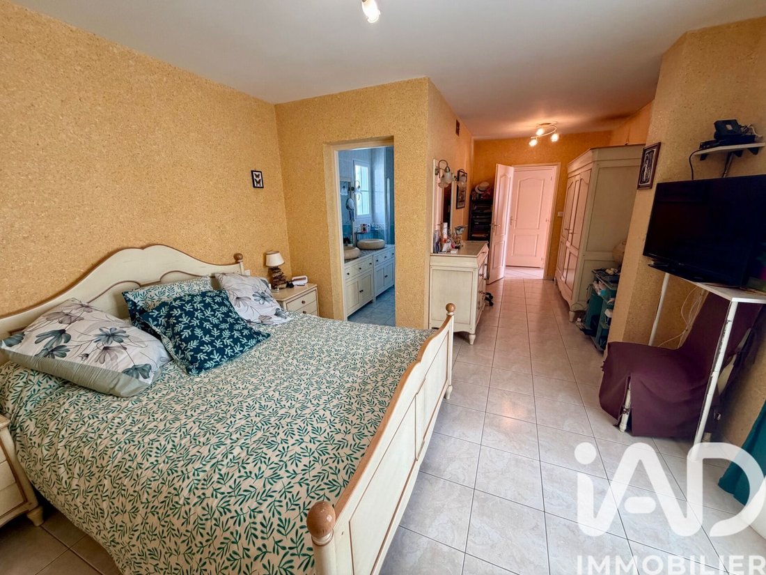 House in Saint-Georges-d'Oleron, Nouvelle-Aquitaine, France 4 - 17445760