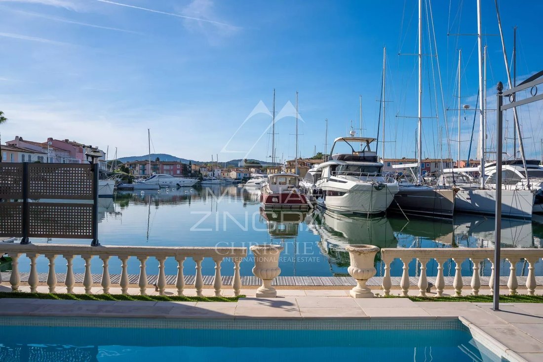 Villa in Port Grimaud, Grimaud, Provence-Alpes-Côte d'Azur 1 - 17444471