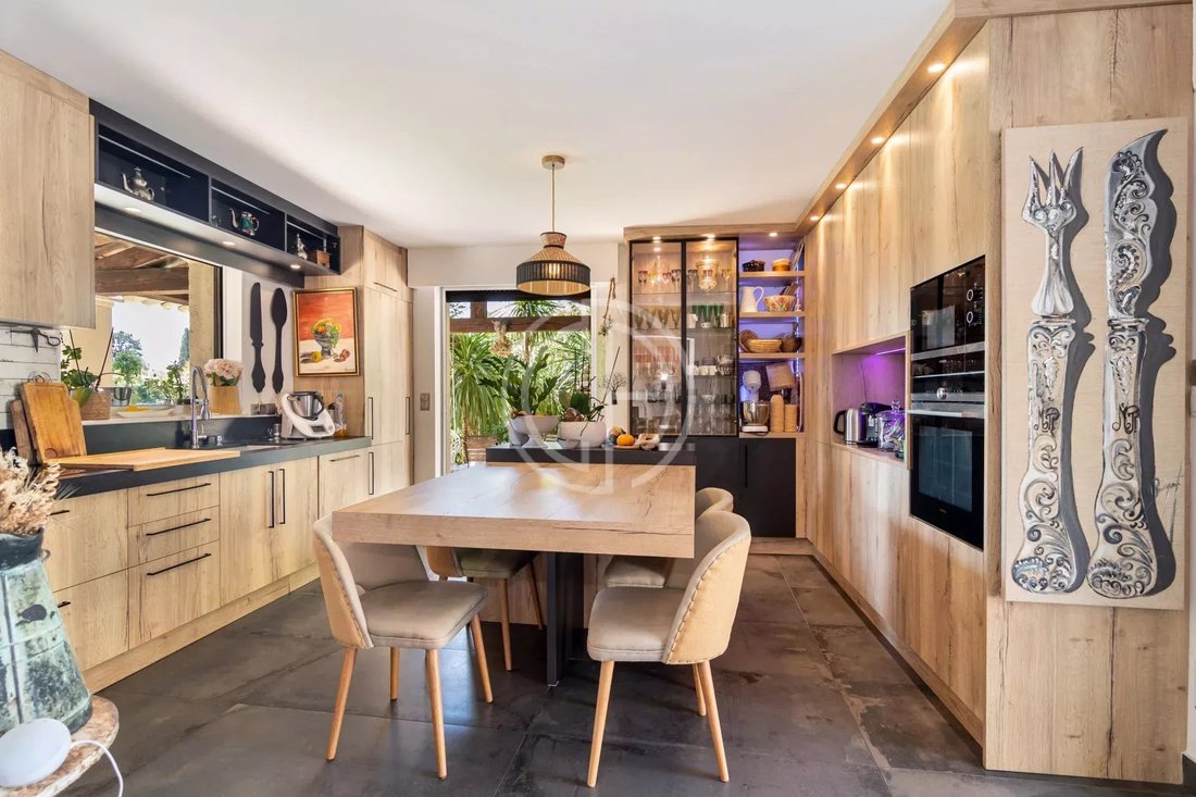 Villa in Mougins, Provence-Alpes-Côte d'Azur, France 2 - 17443349
