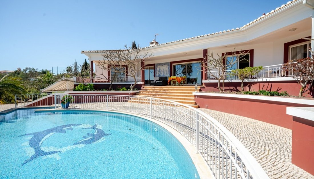 Villa in Sao Goncalo de Lagos, Algarve, Portugal 1 - 17445373