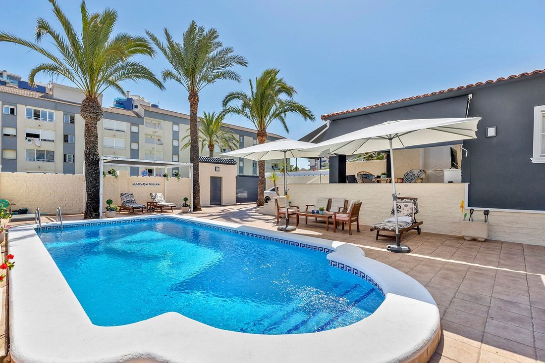 Chalet in Torrevieja, Valencian Community, Spain 4 - 17442893