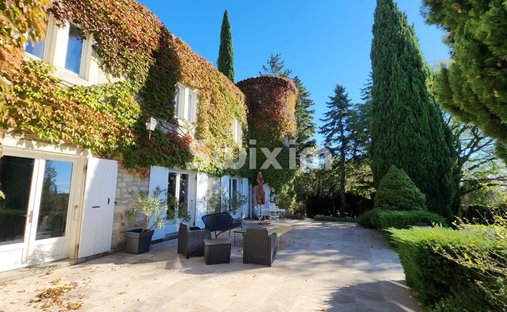 House in Sainte-Cécile-les-Vignes, Provence-Alpes-Côte d'Azur, France 1