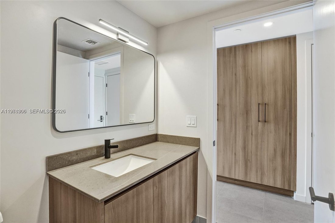 Condo in Miami, Florida, United States 5 - 17444729