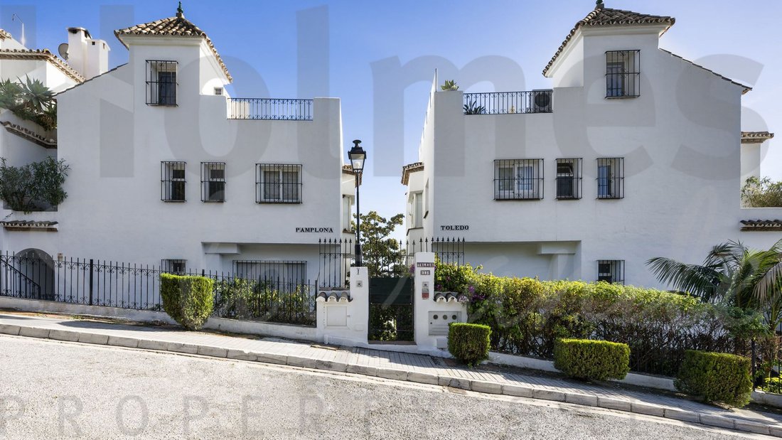 Townhouse in Puerto Banus, Marbella, Spain 2 - 17443163