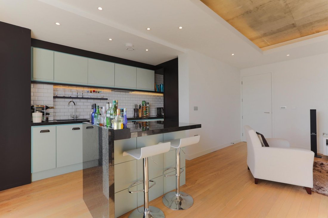 Apartment in Wapping, Tower Hamlets, England 4 - 17446229