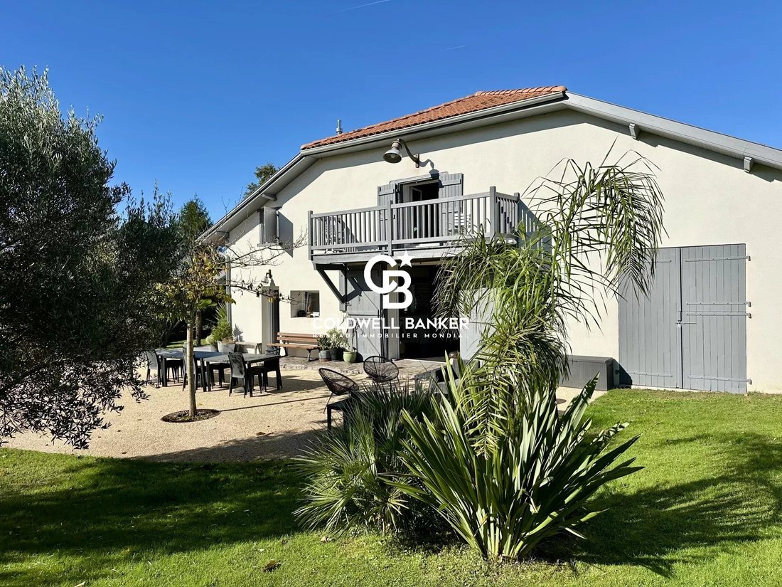 Estate in Saubrigues, Nouvelle-Aquitaine, France 1 - 17444508