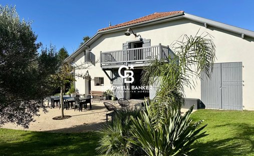 Estate in Saubrigues, Nouvelle-Aquitaine, France 1