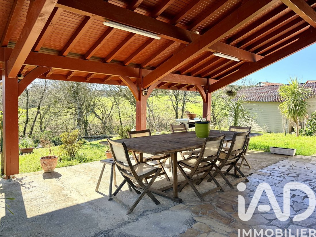 House in Ustaritz, Nouvelle-Aquitaine, France 1 - 17446012