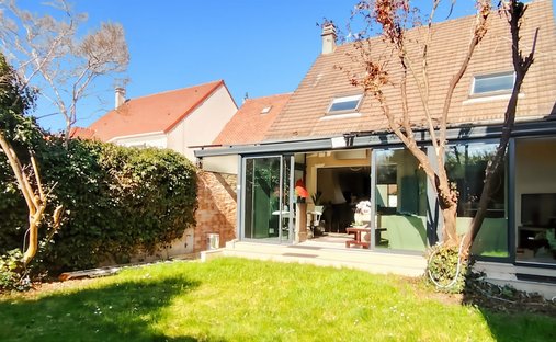 House in Centre, Nanterre, France 1
