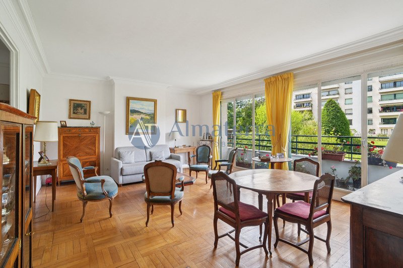 Apartment in Lorette-Martyrs, Paris 9e Arrondissement, Paris 2 - 17443762