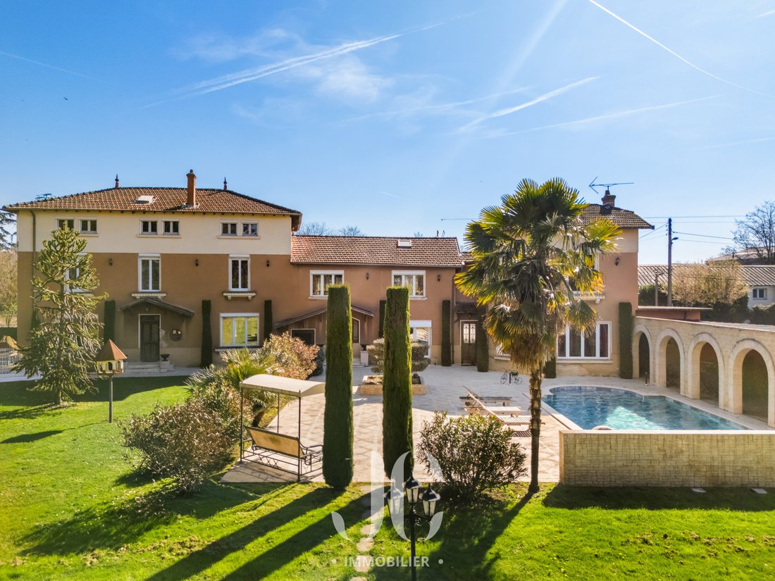Château à Quincieux, Auvergne-Rhône-Alpes, France 2 - 17447316