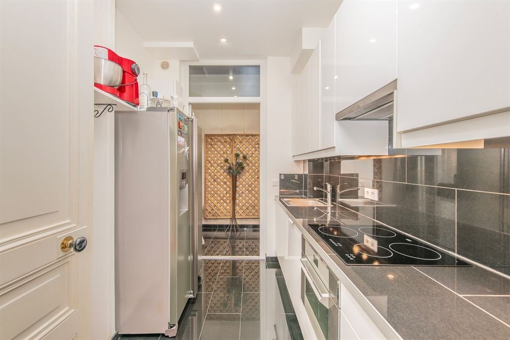 Apartment in Paris, Île-de-France, France 5 - 17446782