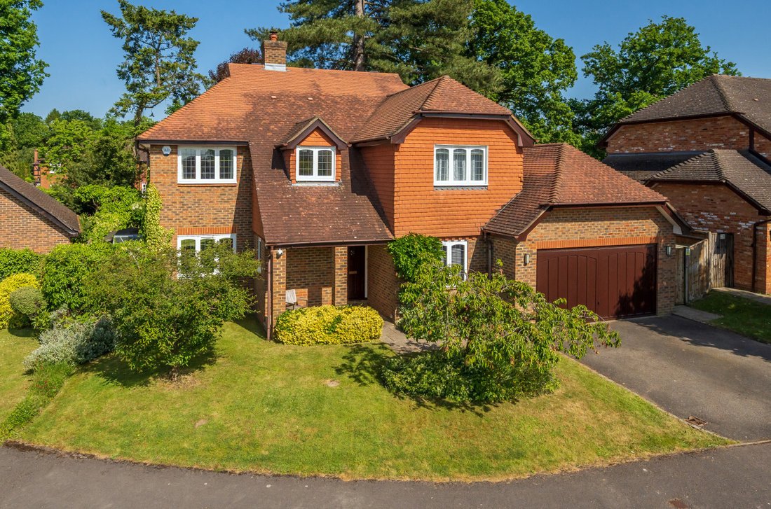 House in Horsell, Woking, England 1 - 17446197