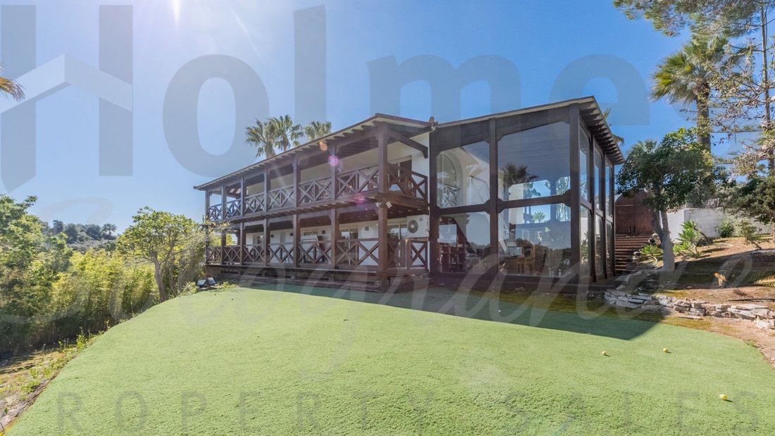 Villa in Sotogrande, San Roque, Andalusia 1 - 17443655