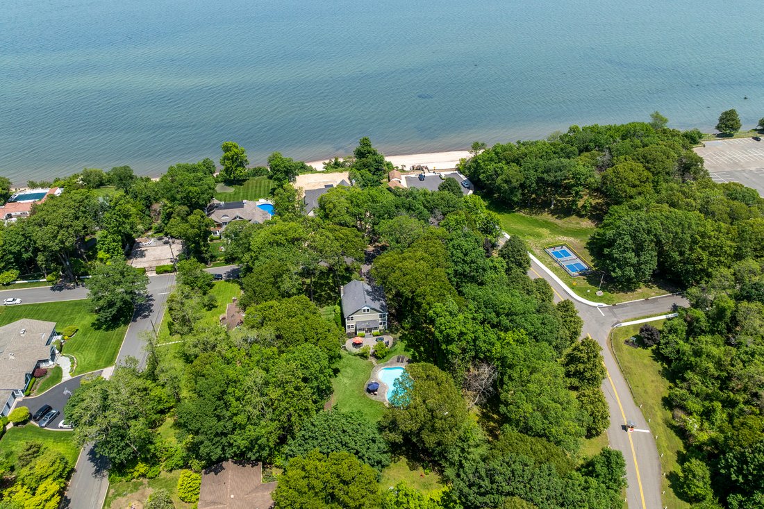 Northport, New York, United States 2 - 17443883