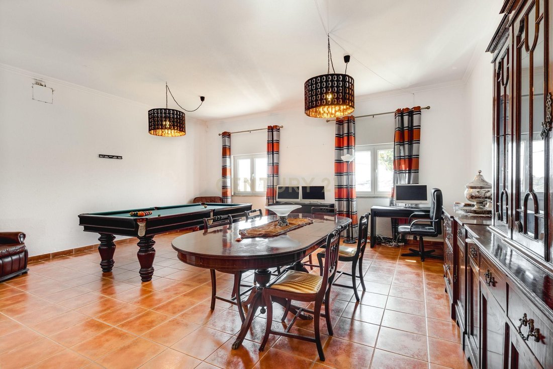 Villa in Porto Salvo, Lisbon, Portugal 1 - 17447352