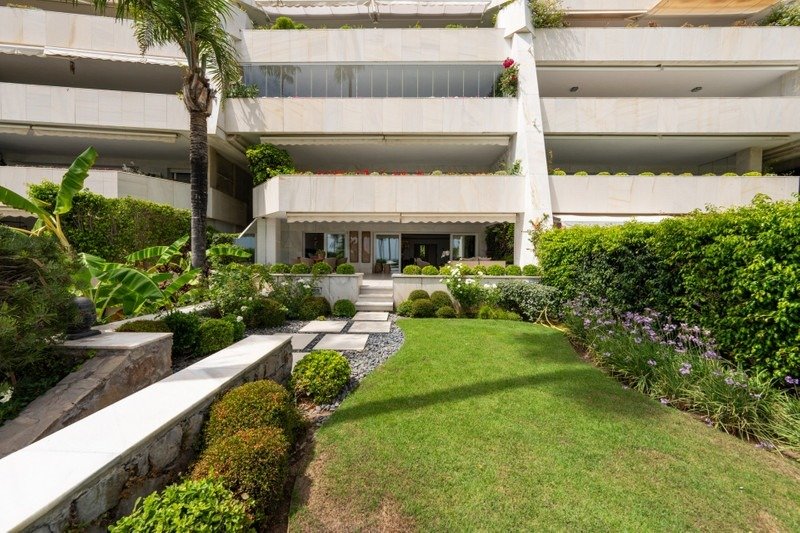 Apartment in Puerto Banus, Marbella, Spain 3 - 17447075