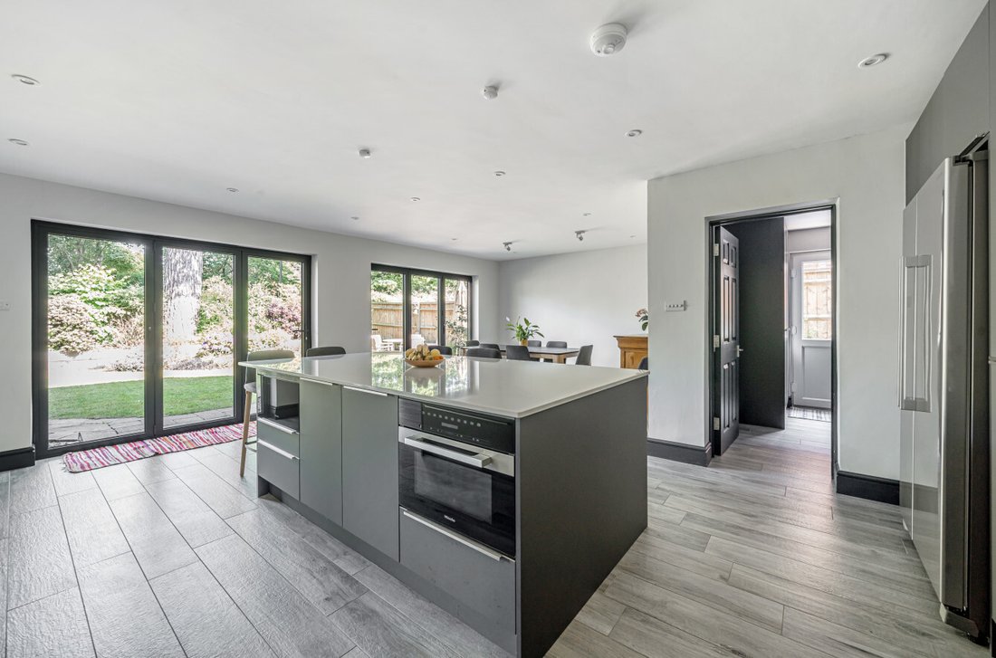 House in Horsell, Woking, England 3 - 17446197