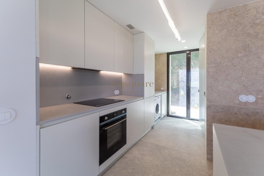 Apartment in Santa Marinha e Sao Pedro da Afurada, Porto District, Portugal 4 - 17446214