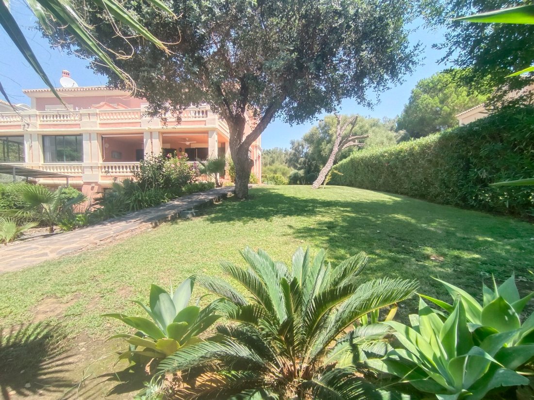 Villa in Sotogrande, San Roque, Andalusia 1 - 17443268