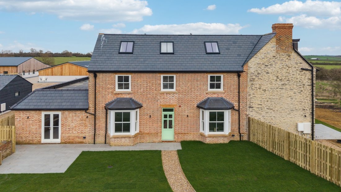 House in Charndon, England 3 - 17446080