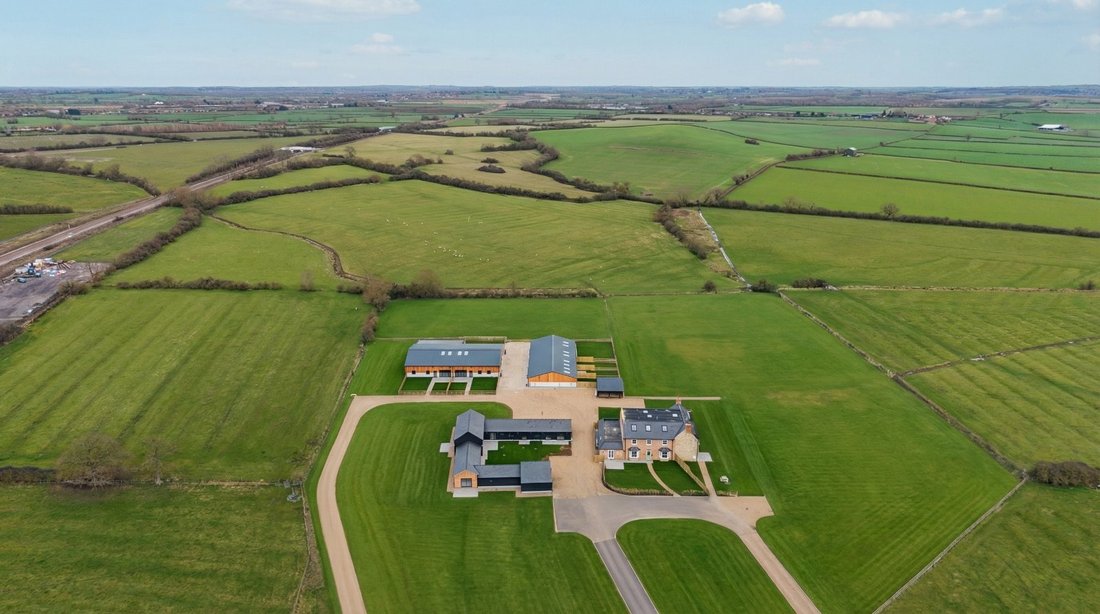 House in Charndon, England 4 - 17446080