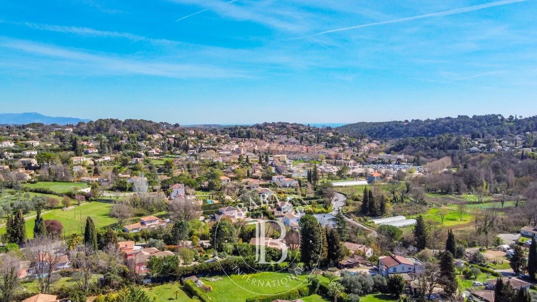 Villa in Châteauneuf-Grasse, Provence-Alpes-Côte d'Azur, France 3 - 17443301