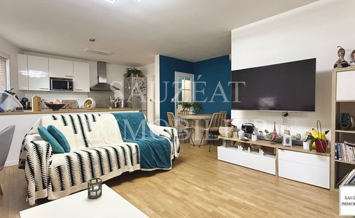 Apartment in Espaces Jeunes, Issy-les-Moulineaux, France 1