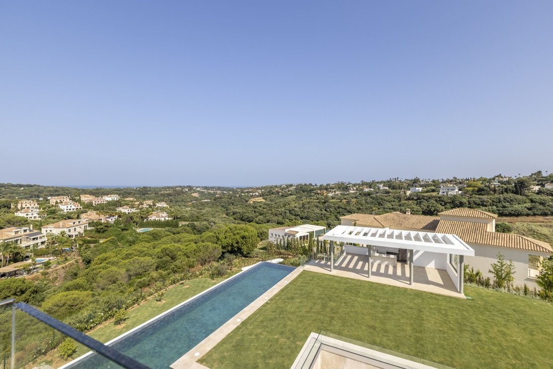 Villa in Sotogrande, San Roque, Andalusia 1 - 17444066