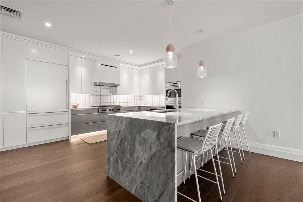 Condo in Boston, Massachusetts, United States 2 - 17444302