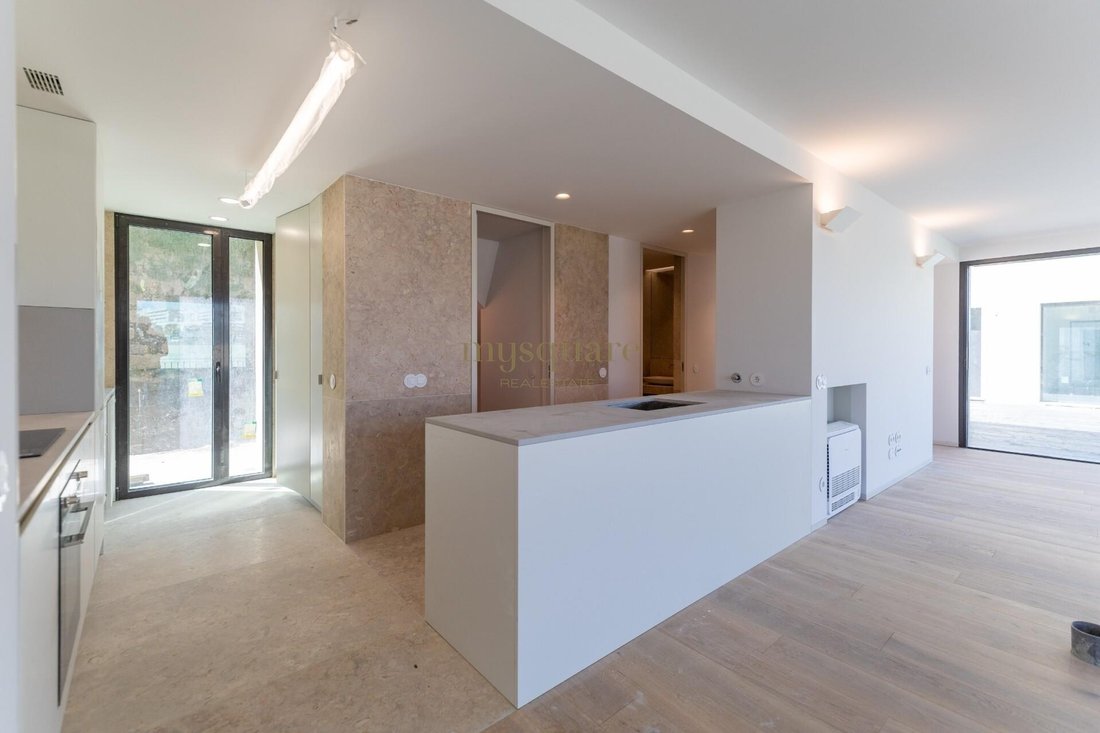 Apartment in Santa Marinha e Sao Pedro da Afurada, Porto District, Portugal 3 - 17446214