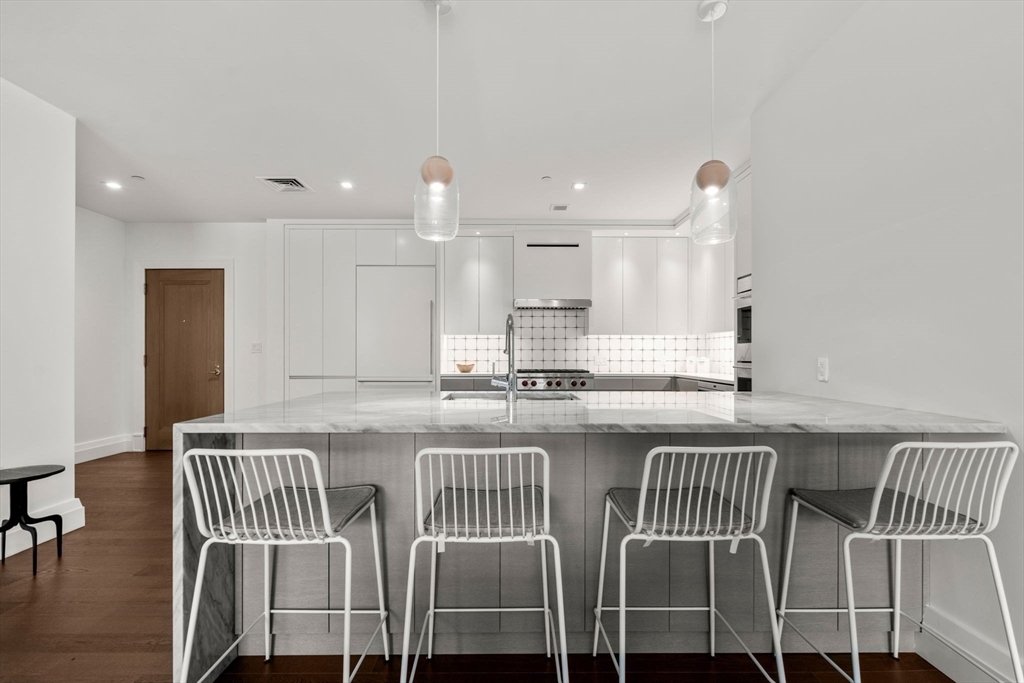 Condo in Boston, Massachusetts, United States 4 - 17444302