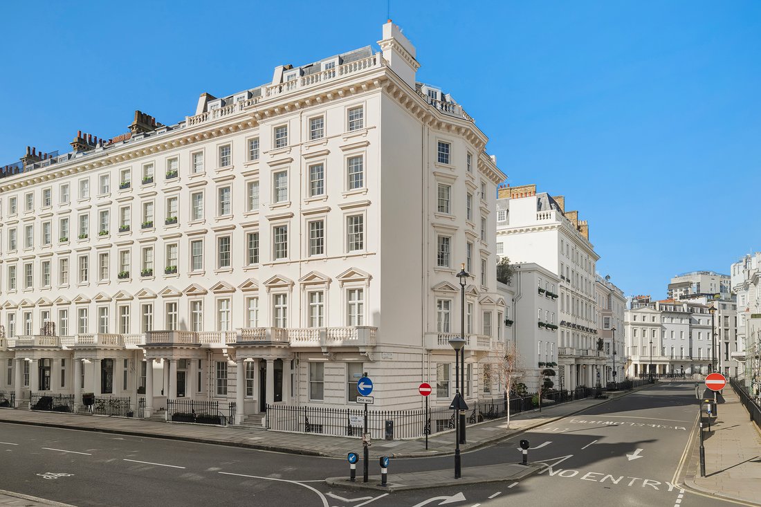 Apartment in Belgravia, Westminster, England 1 - 17444468