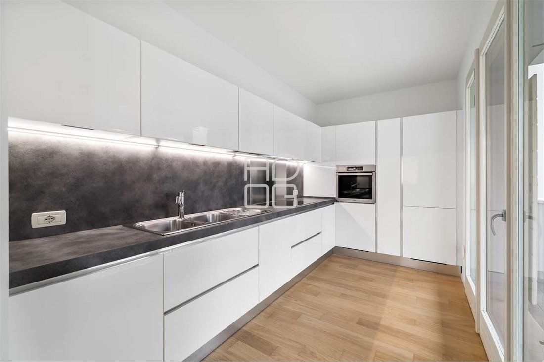 Apartment in Desenzano Centro, Desenzano del Garda, Lombardy 4 - 17446699