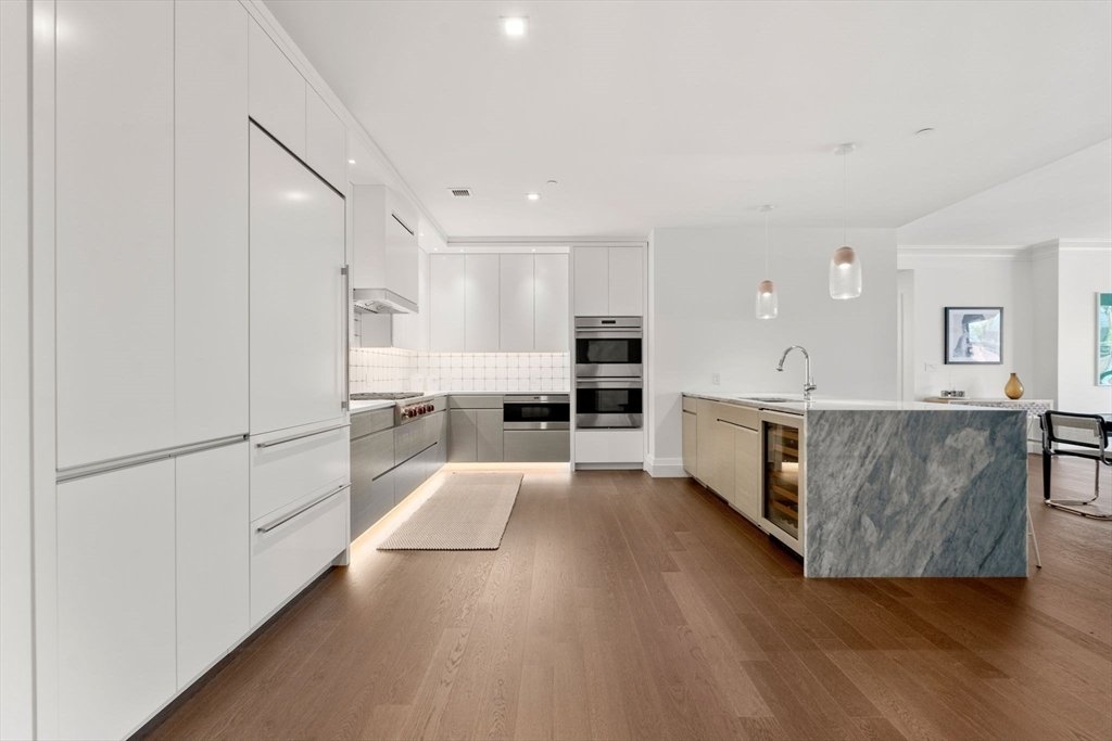 Condo in Boston, Massachusetts, United States 3 - 17444302
