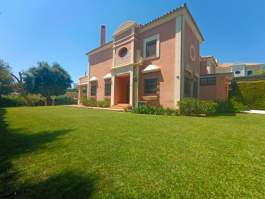 Villa in Sotogrande, San Roque, Andalusia 4 - 17443268