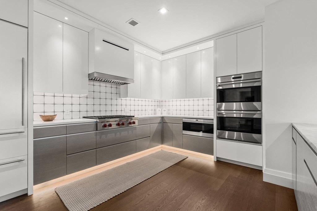 Condo in Boston, Massachusetts, United States 5 - 17444302