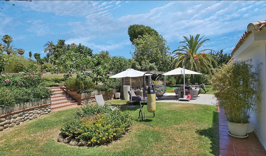 Villa in Estepona, Andalusia, Spain 1 - 17443302