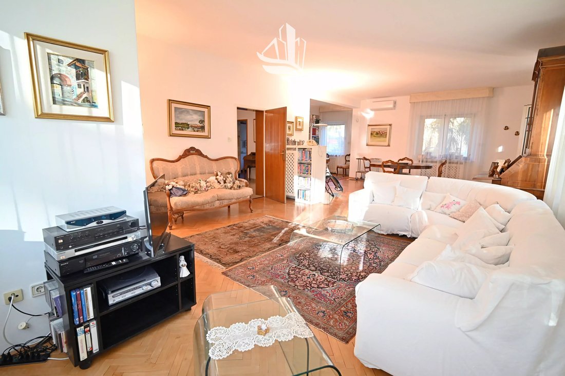Villa in Merano / Meran, Trentino – Alto Adige/Südtirol, Italy 2 - 17443415